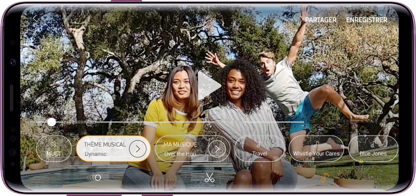 Vidéo prise en super ralenti vidéo par un Galaxy S9 ou un Galaxy S9+, lue sur un Galaxy S9 avec une interface graphique de montage.