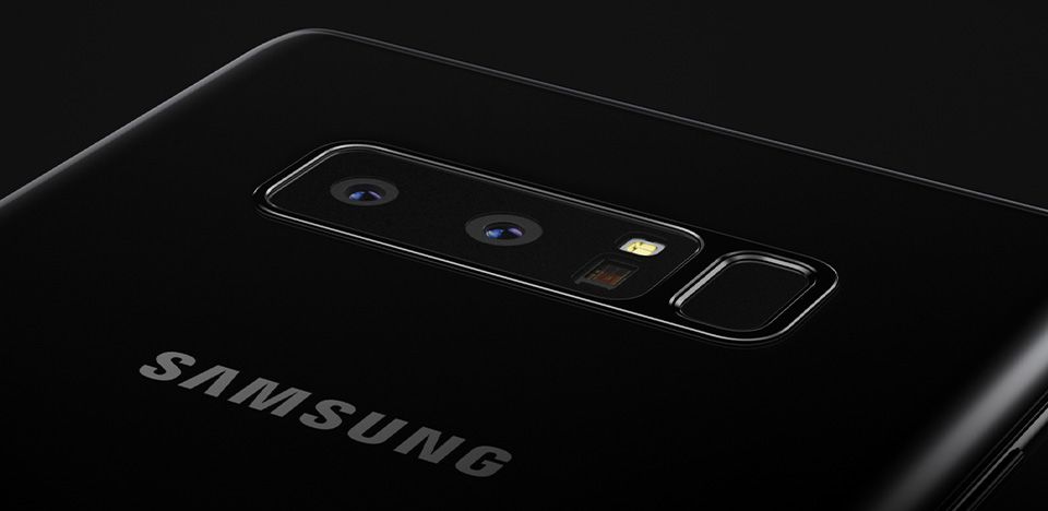 Closeup of the fingerprint scanner on back of the Galaxy Note8