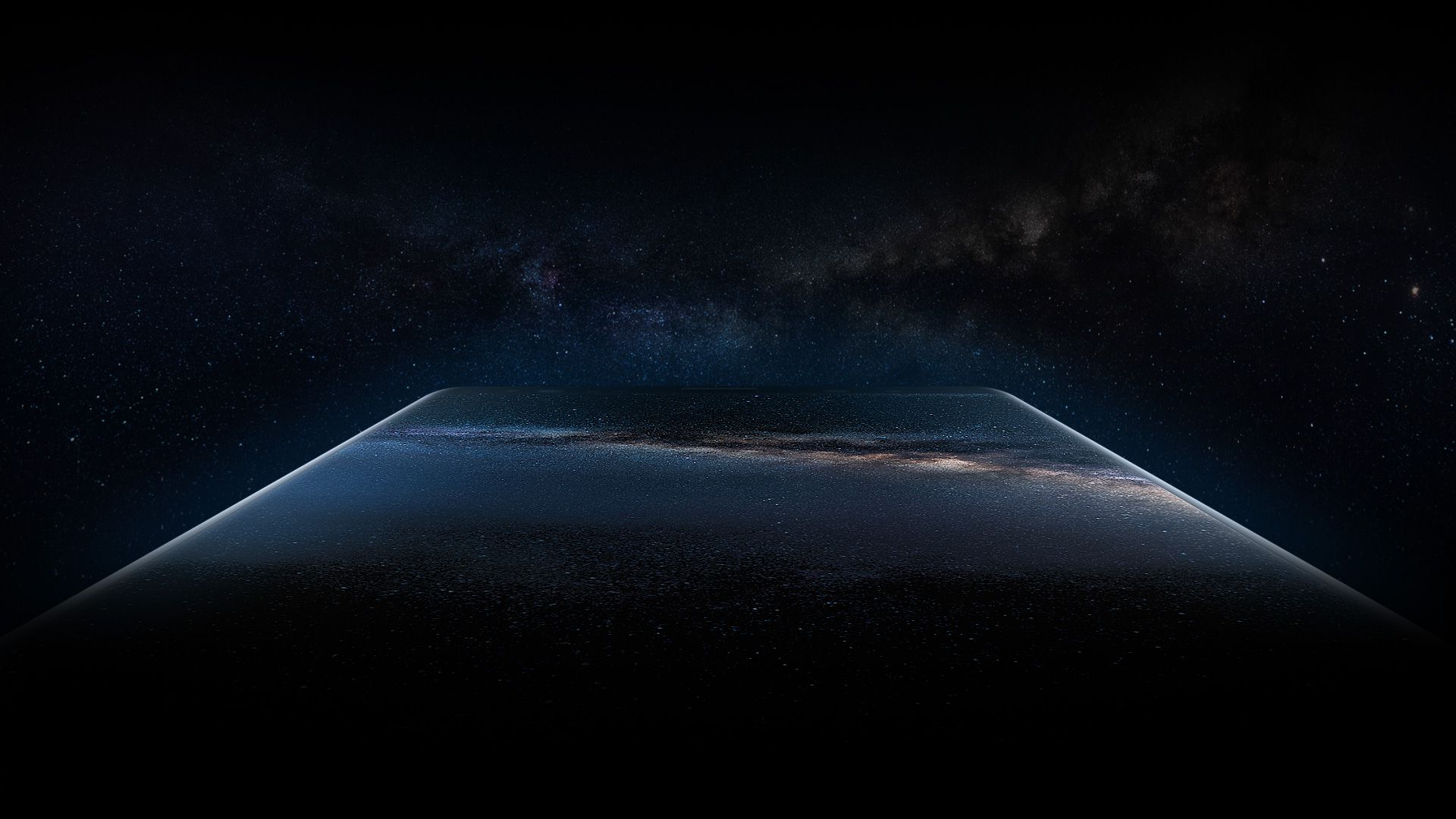 Image of hand holding Galaxy Note8