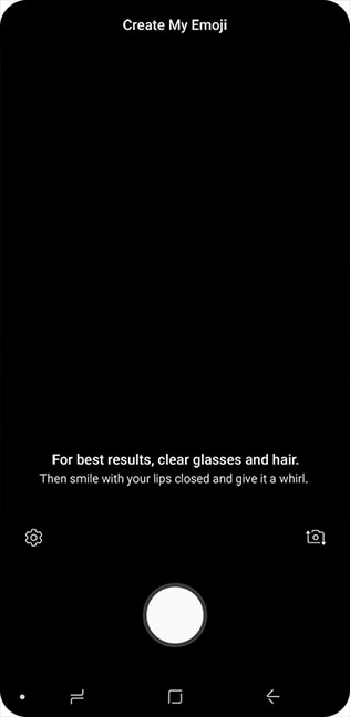 Giao diện GUI của bước tạo biểu tượng cảm xúc thông minh trên Galaxy S9+ với màn hình hiển thị ảnh selfie