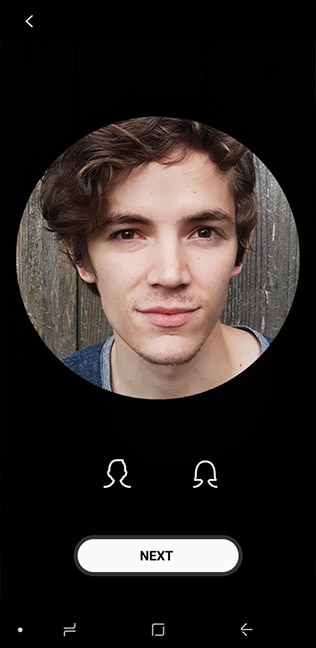 Personalization GUI of AR Emoji displayed on Galaxy S9+ with the same person’s selfie on-screen