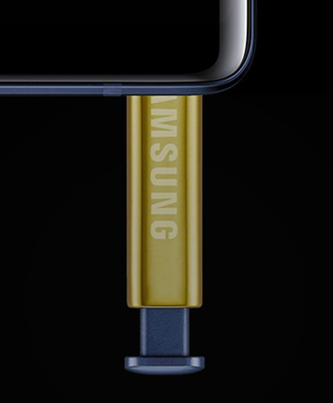 Zeer dichte close-up van de S Pen die deels uitsteekt ten opzichte van de Galaxy Note9