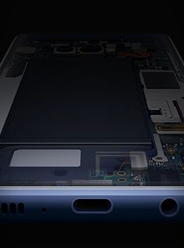 Simulated X-ray image of hardware inside Galaxy Note9, viewed from the bottom